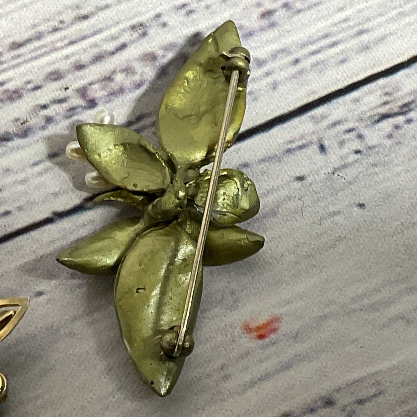 Set of 2 VTG. Faux Pearl and Rhinestone Brooches- 2" & 2.25"