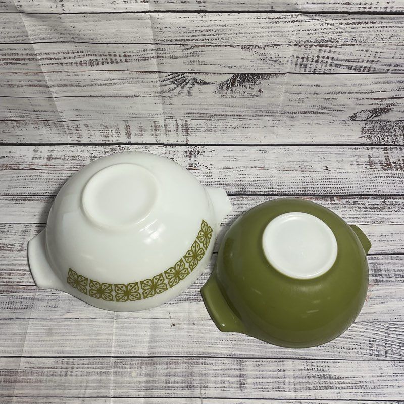 Two Pyrex Glass Cinderella Mixing Bowls 4 Qt & 2.5 Qt Autumn Floral, Verde Green