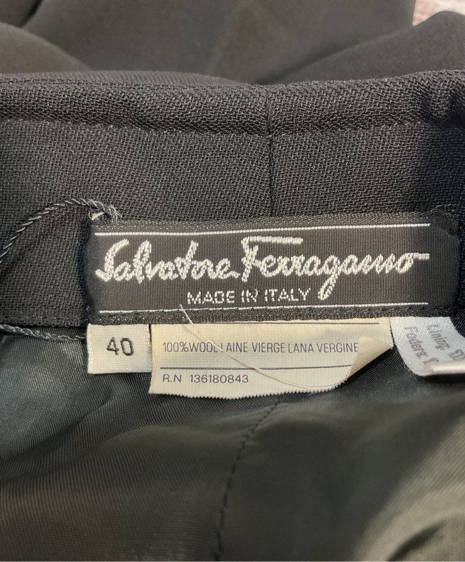 Women's Salvatore Ferragamo Black 100% Wool Skirt Size 40 EU/ 9-9.5 US