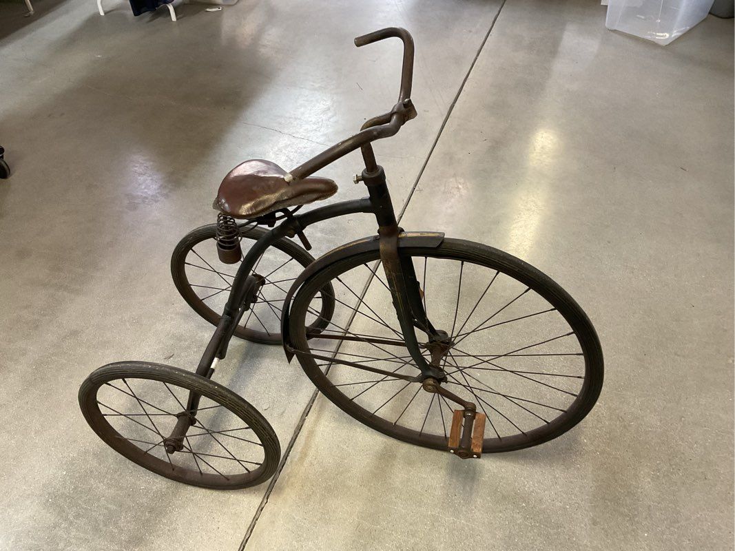 ANTIQUE 1900'S STEINFELD INC. Rambler Metal Tricycle- LOCAL PICKUP ONLY