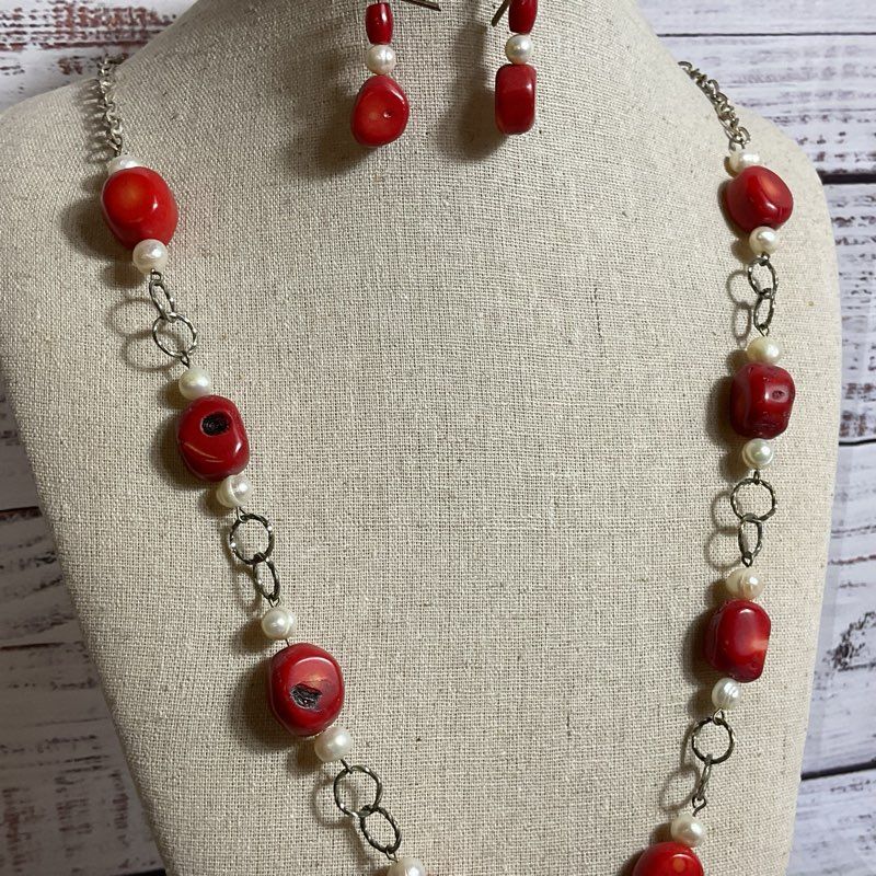 VTG. Silver Tone Chunky Coral & Pearl Necklace & Earring Set