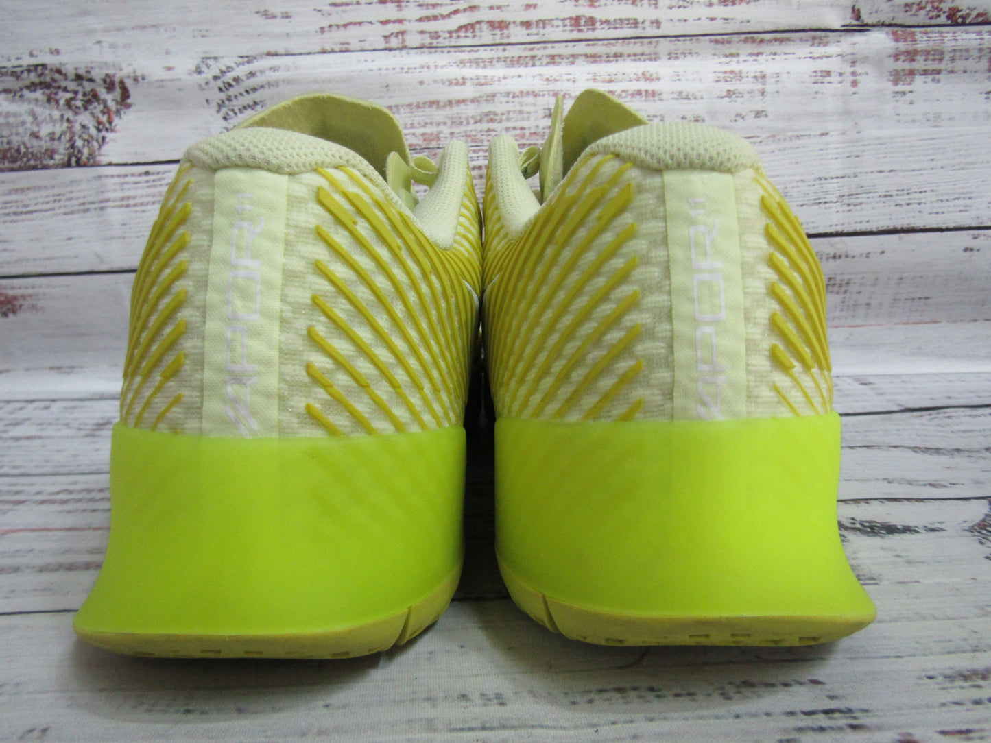 Nike Air Zoom Vapor 11 Women's Luminous Green Low Top Sneakers Size 9 DR6965-300
