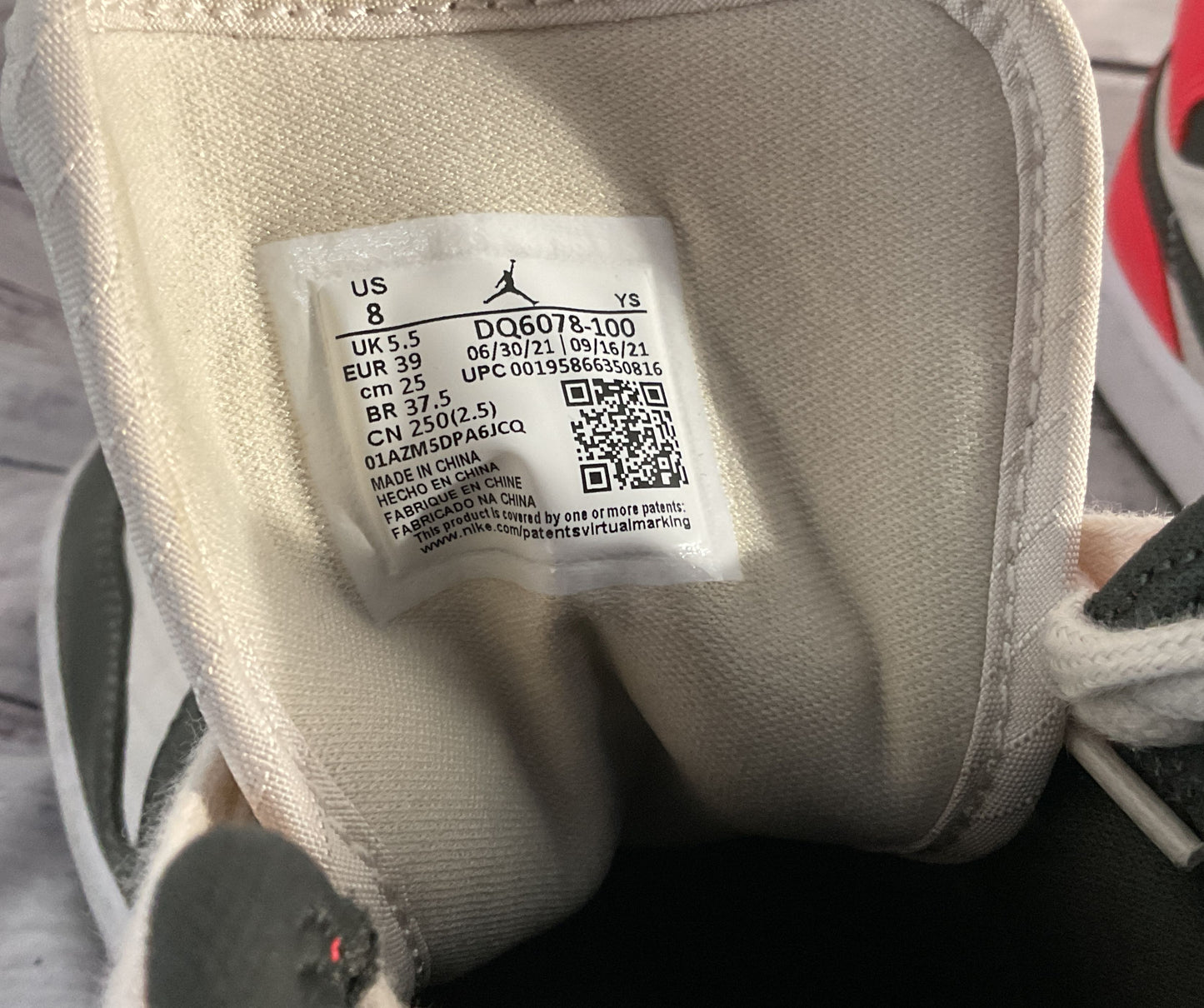 Air Jordan 1 Mid SE Newsprint Sneakers Multicolor 8