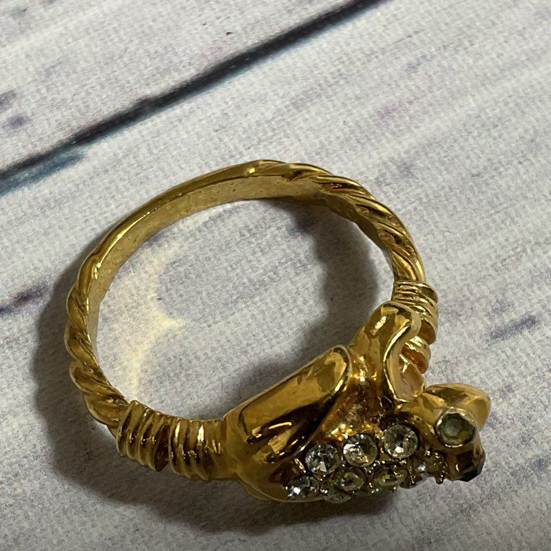 VTG. DAC Gold Tone Rhinestone Frog Ring- SZ 7 (MISSING 1 GREEN STONE)