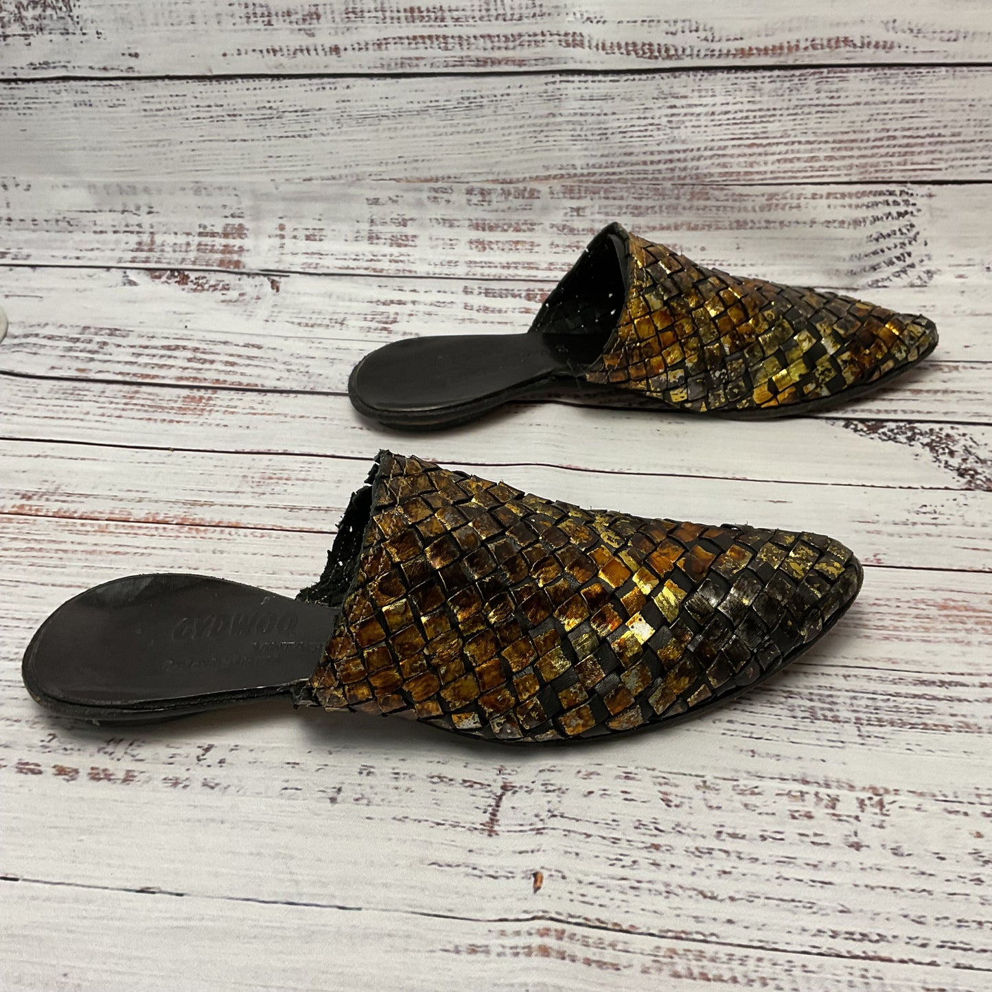 Cyndwoq Metallic Woven Leather Mule Sandal Women Size 8