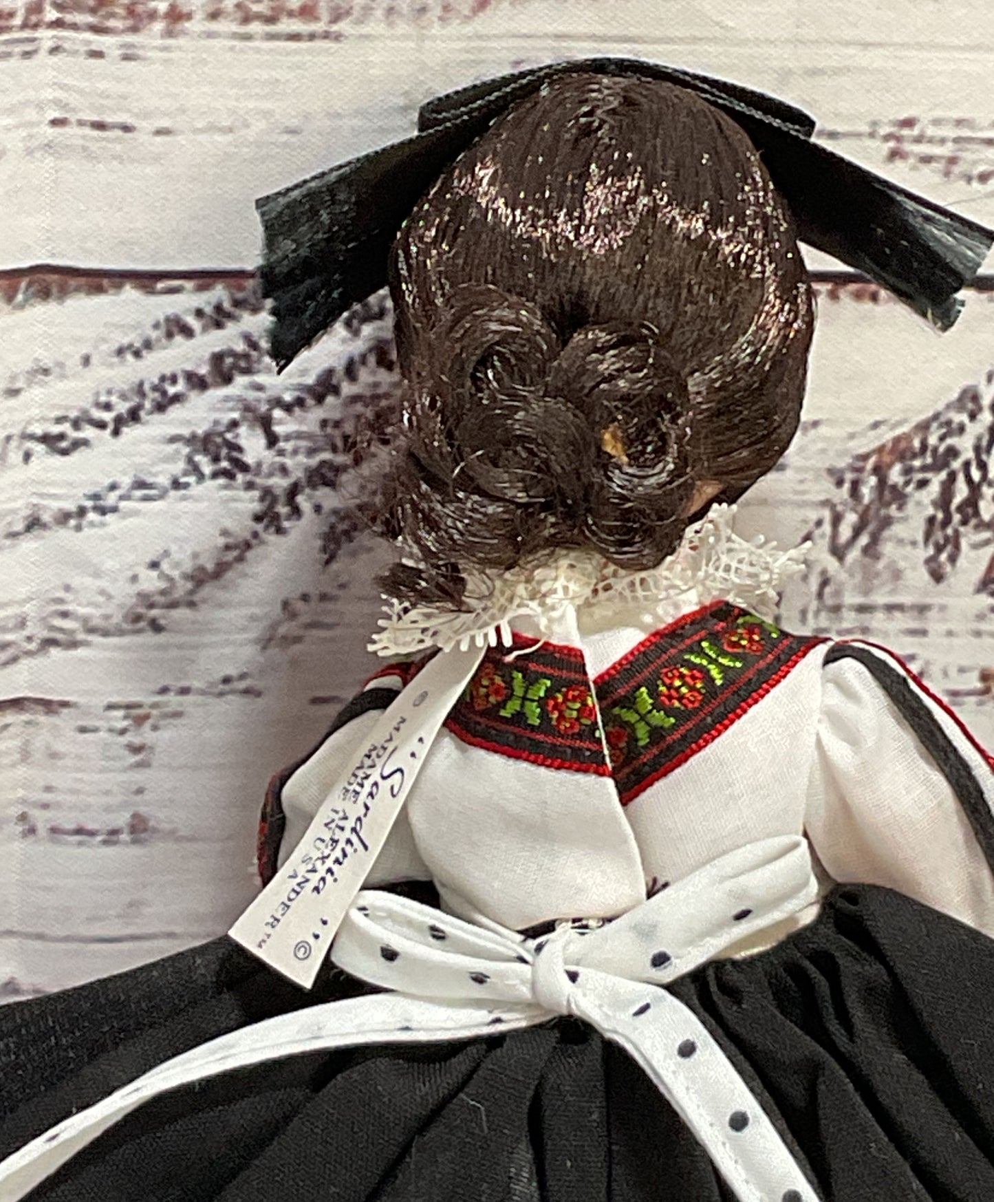 Madame Alexander Vintage Sardinia #509 Collectible Doll