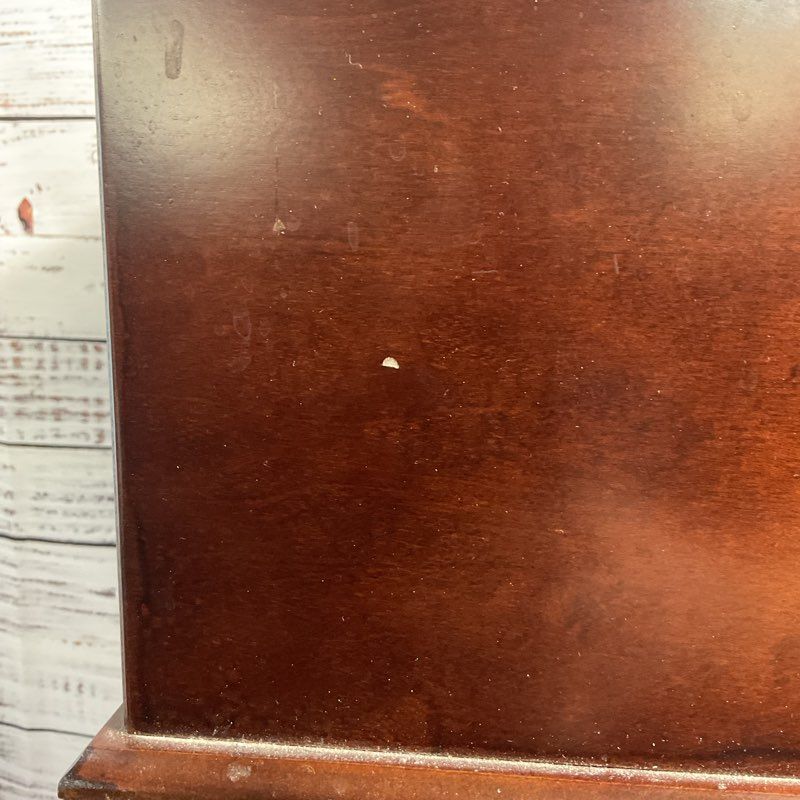 VTG. The Bombay Company Queen Anne Wooden Magazine Stand *MISSING DIVIDER*