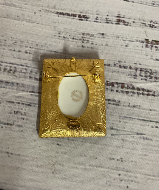 Hattie Carnegie Gold Tone Vintage Frame Brooch Hand painted Portrait AS IS