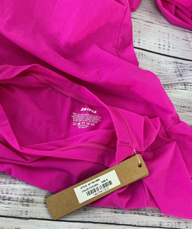 NWT Women's Skims Long Sleeve T shirt top in Fuchsia Size M