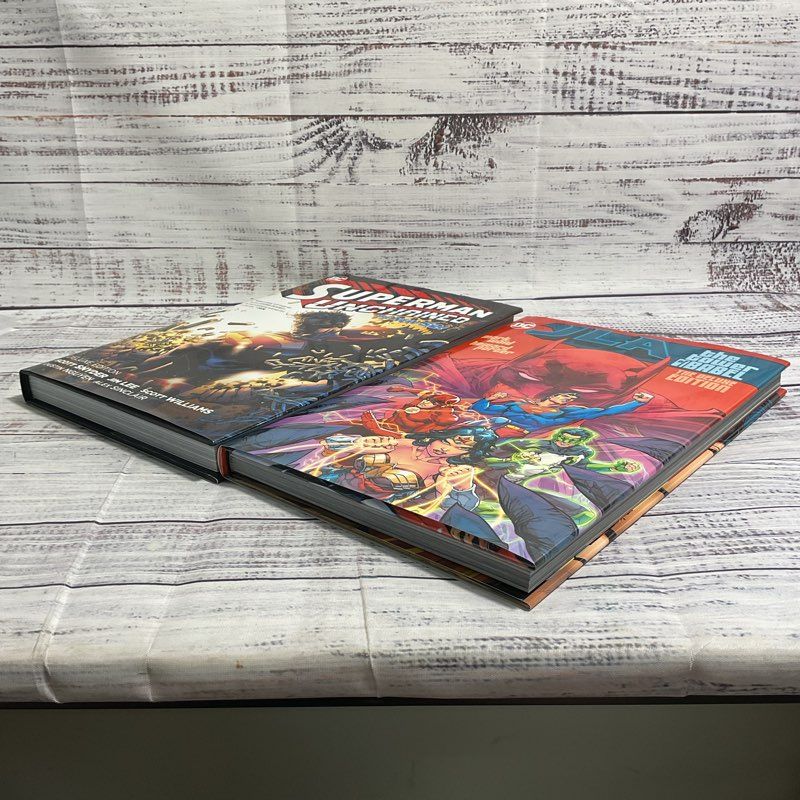 Lot Of 2 Deluxe Hardcover Comics Superman Unchained New 52, JLA Tower Of Babel
