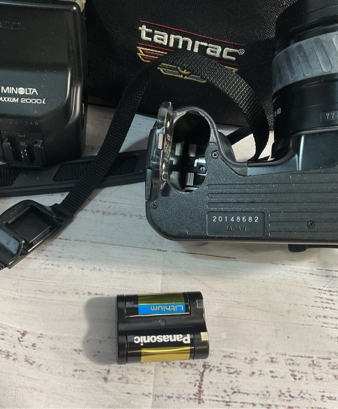 Minolta Maxxum 5000i Film Camera With AF 35-80mm Lens & Maxxum 200i Flash W/ Bag