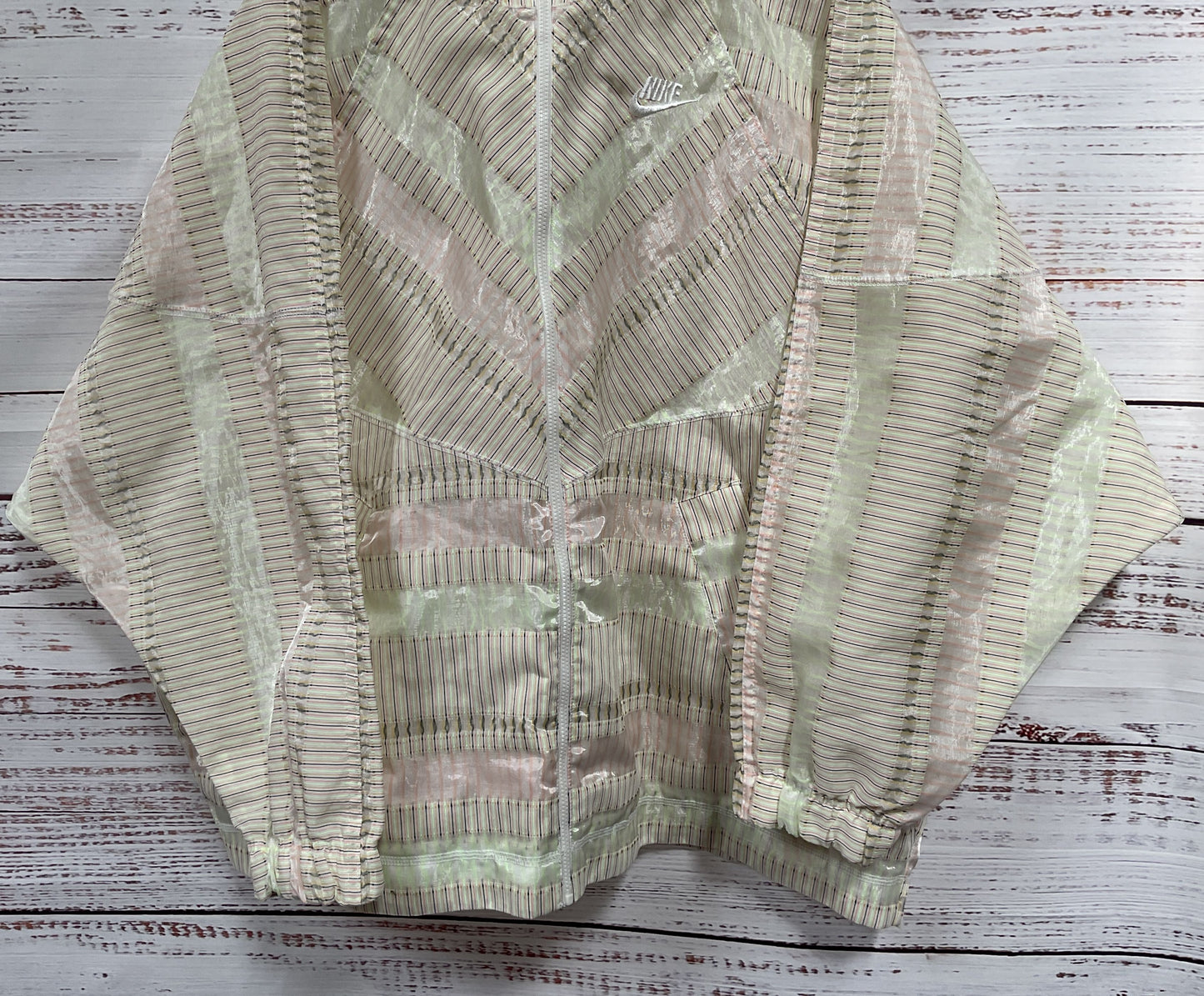 Nike Lab SP Earth Day Windrunner Women's Oversized Windbreaker Jacket DQ9304-902