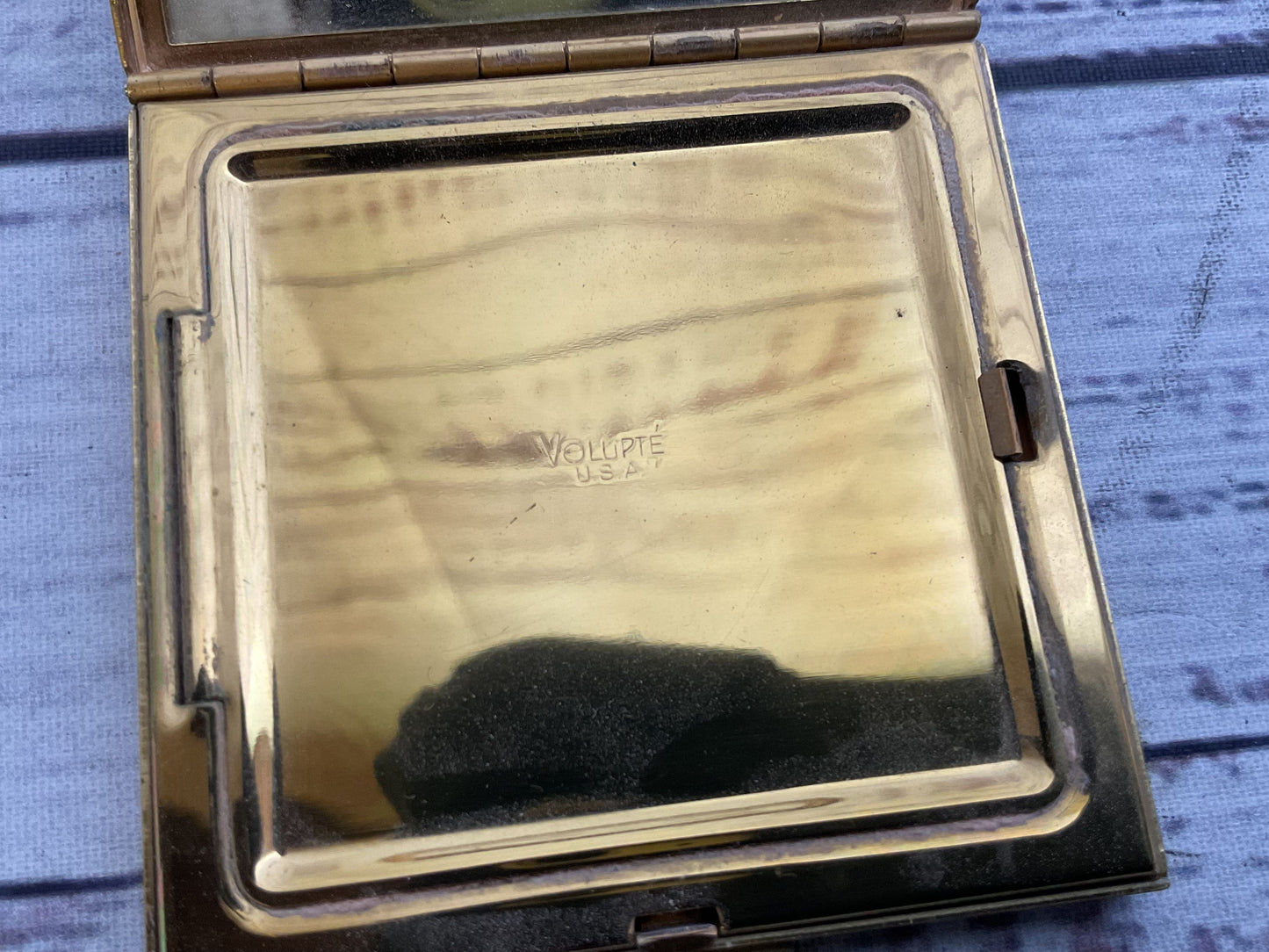 VTG. VOLUPTE Gold Tone Powder Compact- 2.5"