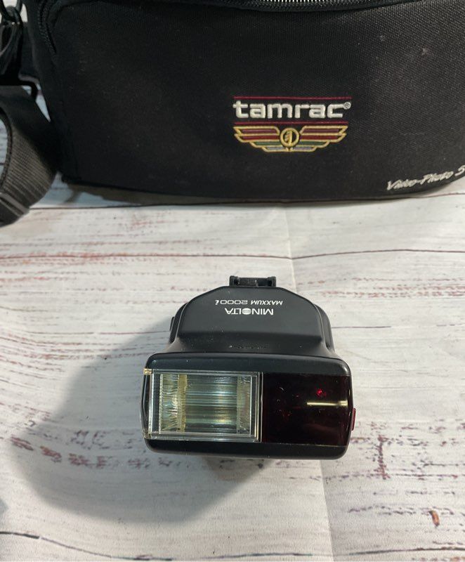 Minolta Maxxum 5000i Film Camera With AF 35-80mm Lens & Maxxum 200i Flash W/ Bag