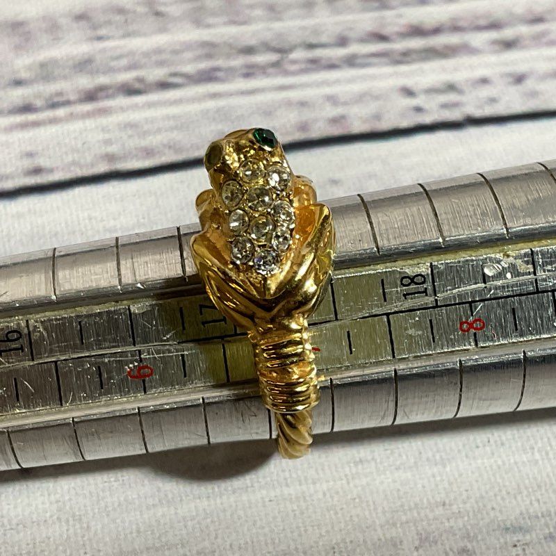 VTG. DAC Gold Tone Rhinestone Frog Ring- SZ 7 (MISSING 1 GREEN STONE)