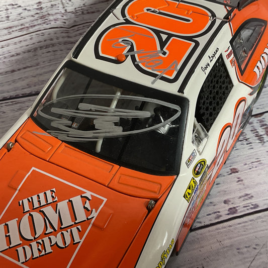 Signed 2009 JOEY LOGANO #20 The Home Depot New Hampshire 1:24 NASCAR Diecast