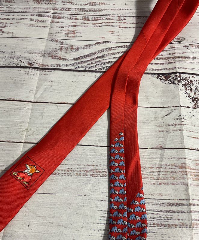 Thomas Pink Men's Red Elephant Pattern Tie Made In Italy 100% Silk
