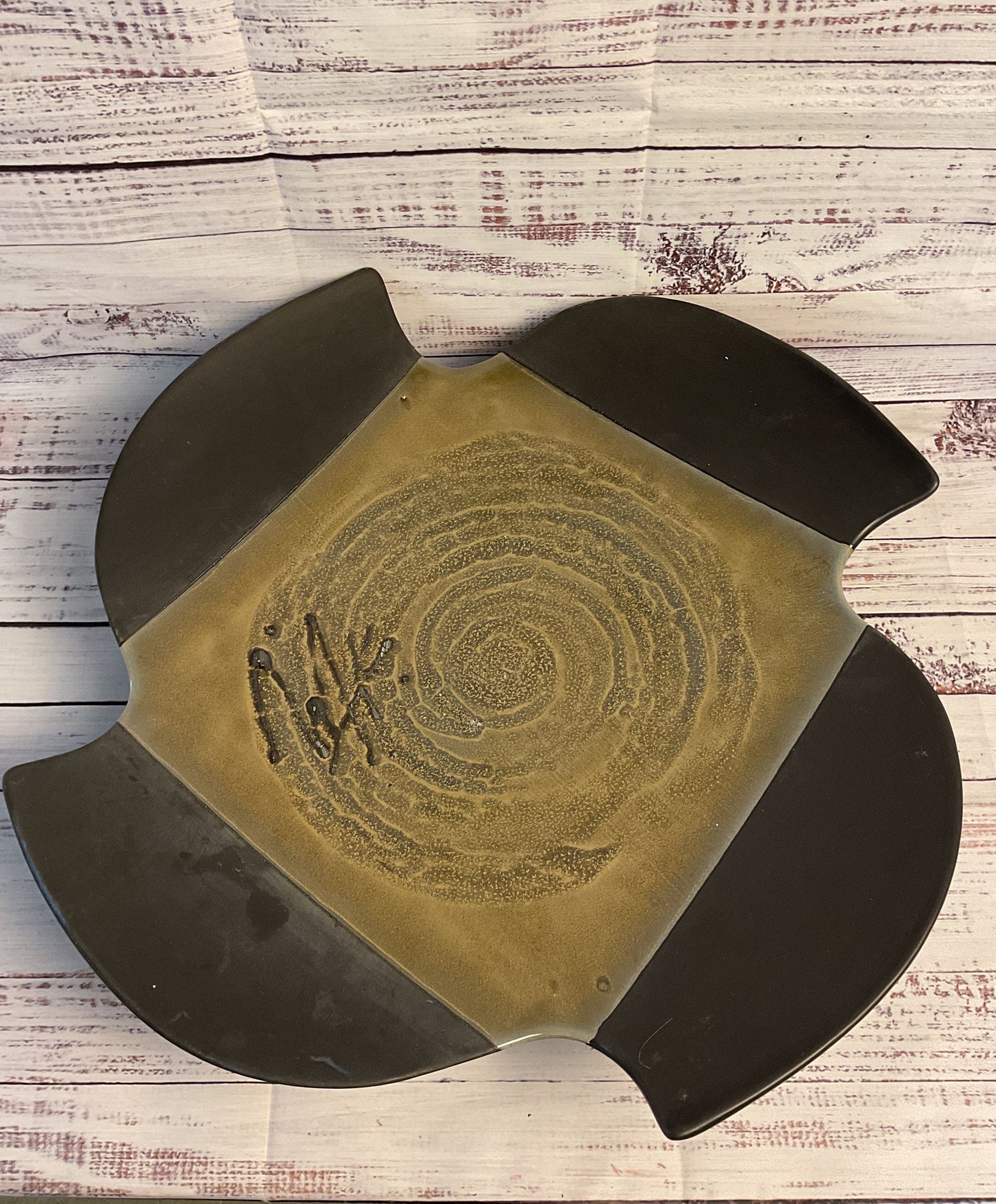 Gorgeous 1995 Black & Green Signed Whimsygothic Spiral Decorative Center Plate