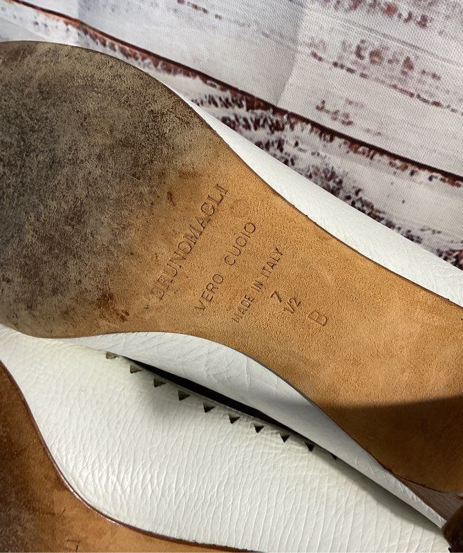 Bruno Magli Women's Tan & White Leather Kitten Heels Size 7.5 B Made in Italy