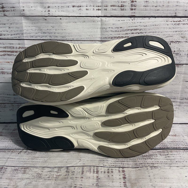 NWOT New Balance 880 v15 Linen/Dream Athletic Sneaker Men's Size 13