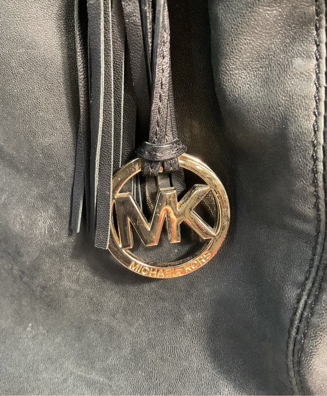 MICHAEL KORS ASTOR Black Pebbled Leather Tassel MK Ring Tote Shoulder Bag