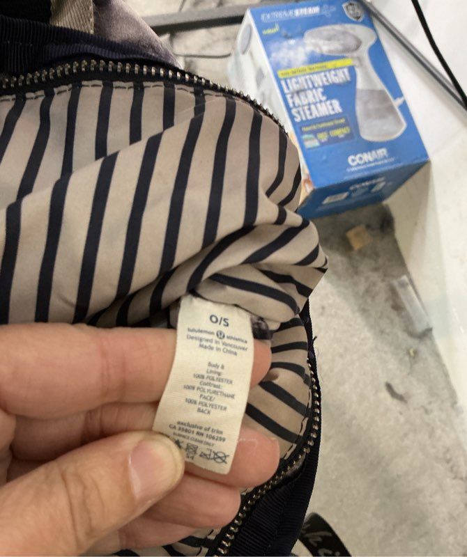 Lululemon Flow and Go Ink Blot Tote bag PERFECT CONDITION!