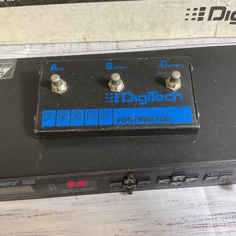 DIGITECH DIGITECH Vocalist II Harmony Processor with FS300 Footswitch- AS-IS