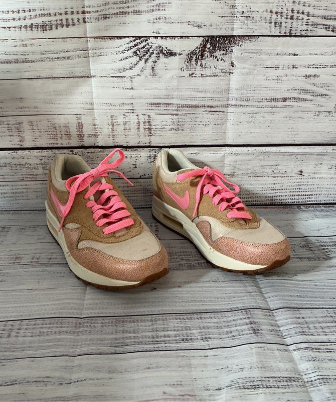 Women's Nike Nike Air Max 1 Pink & Brown Sneakers Size 6.5