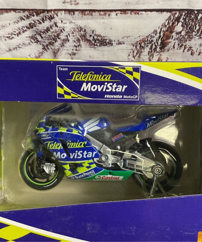 Maisto 1:18 Honda RCV Motogp 2004 Telefonica Movistar Colin Edwards Diecast