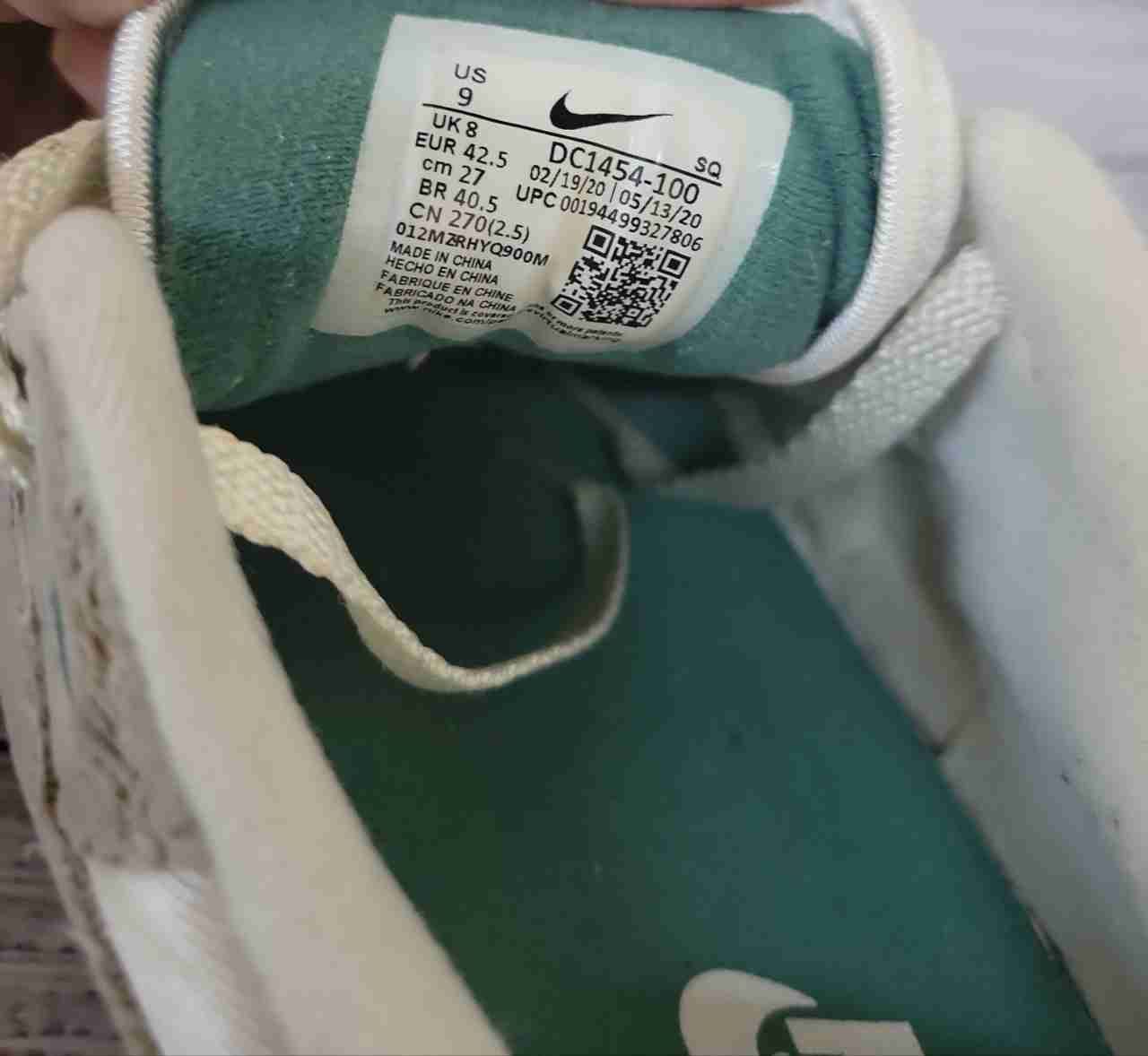 Men's Nike Air Max Green & White Sneaker Size 9