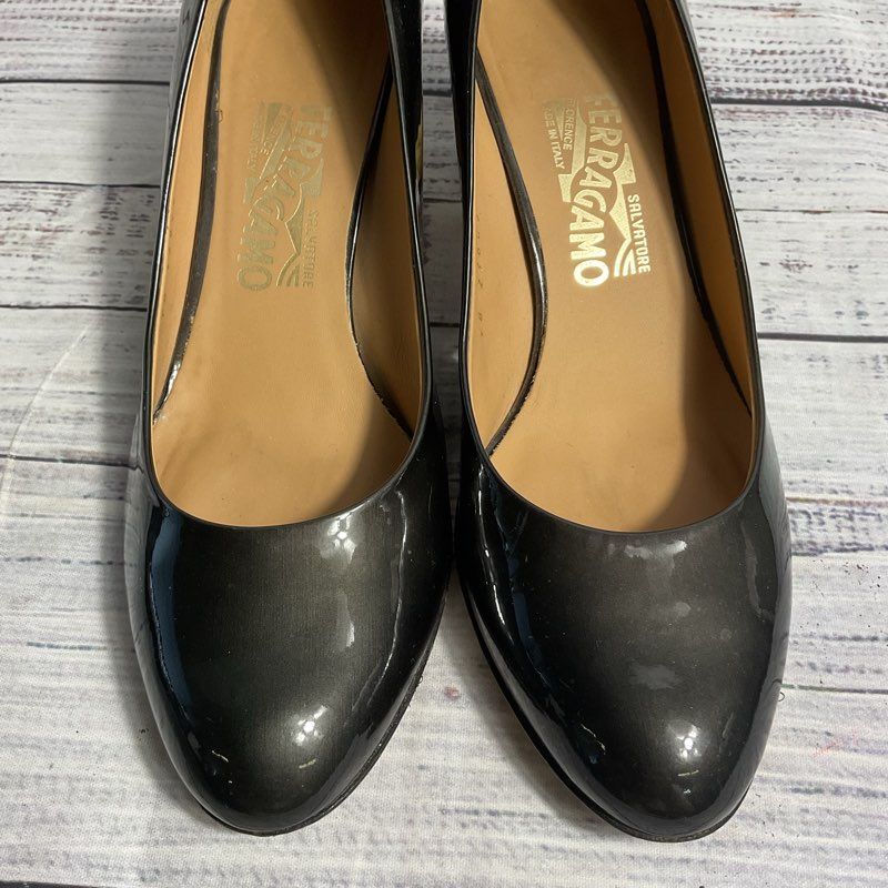 Salvatore Ferragamo Tamina Greenish Gray Patent Leather Pump Heel Women's 7 US