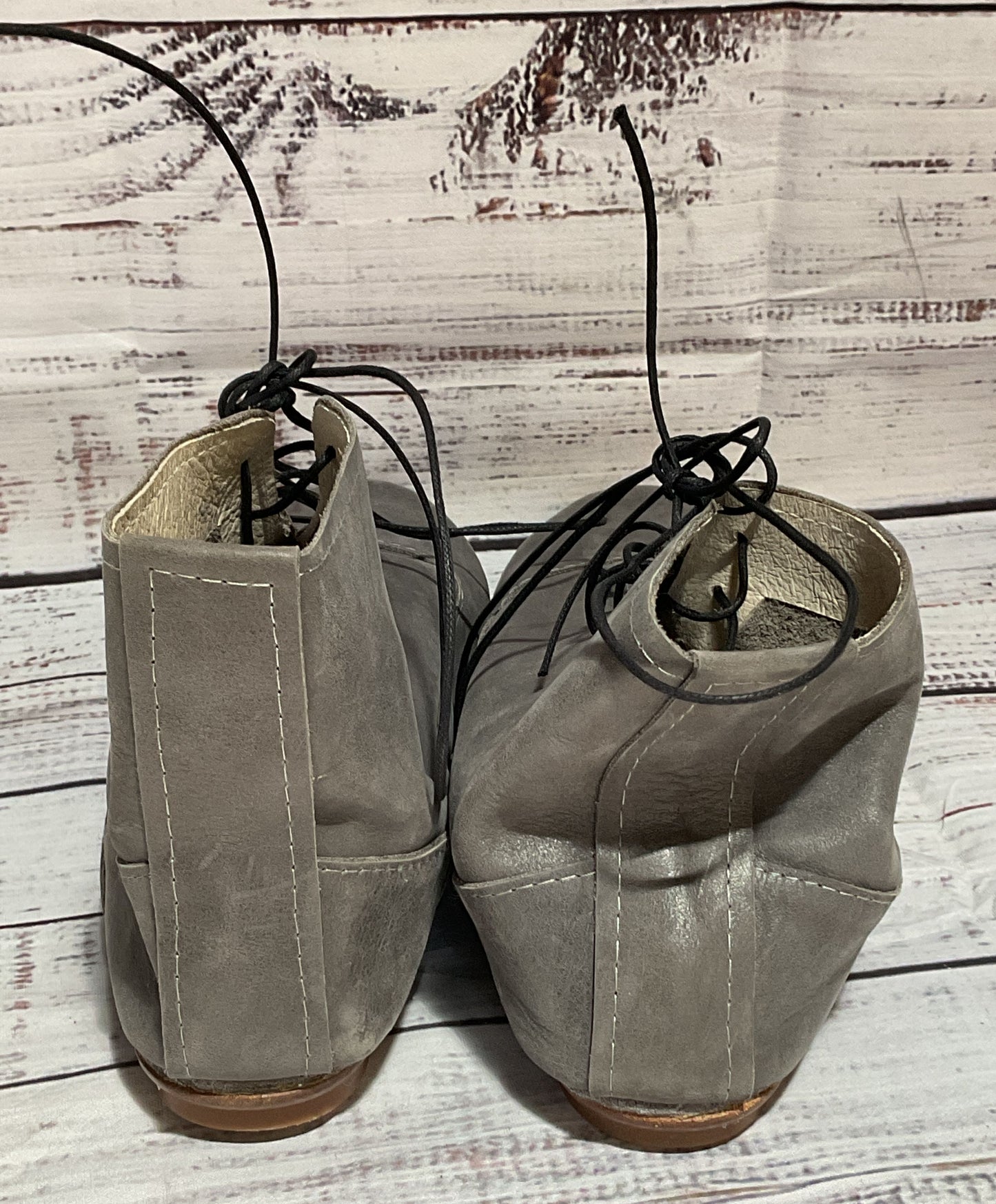 Ele Handmade Leather Ankle Length Flats Gray 8.5