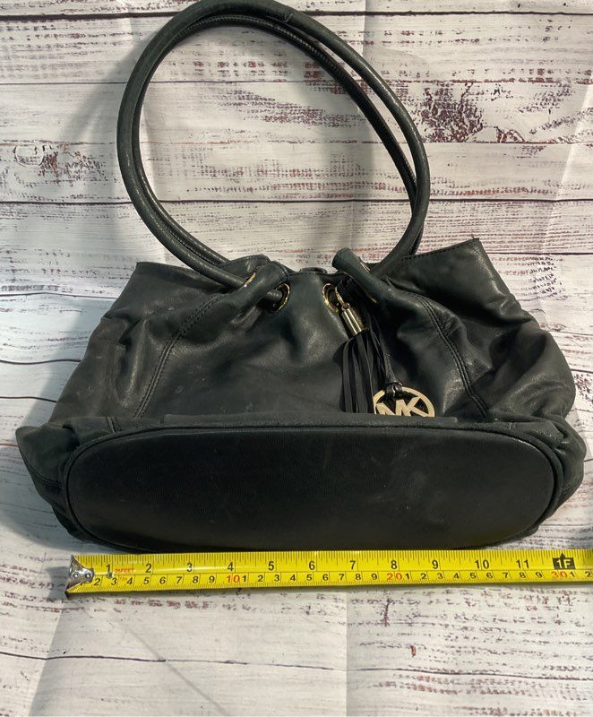 MICHAEL KORS ASTOR Black Pebbled Leather Tassel MK Ring Tote Shoulder Bag