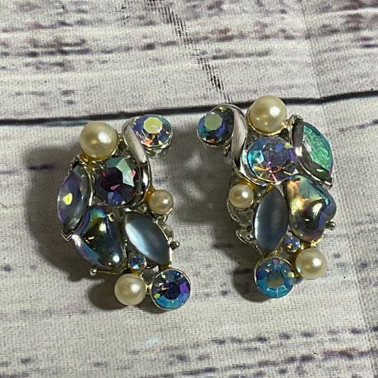 VTG. KRAMER Silver Tone & Rhinestone Clip On Earrings- 1.25"