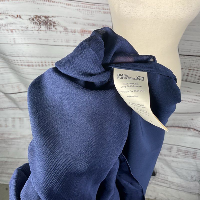 Diane Von Furstenberg Shear Navy Silk Long Sleeve Tunic Blouse - Size M