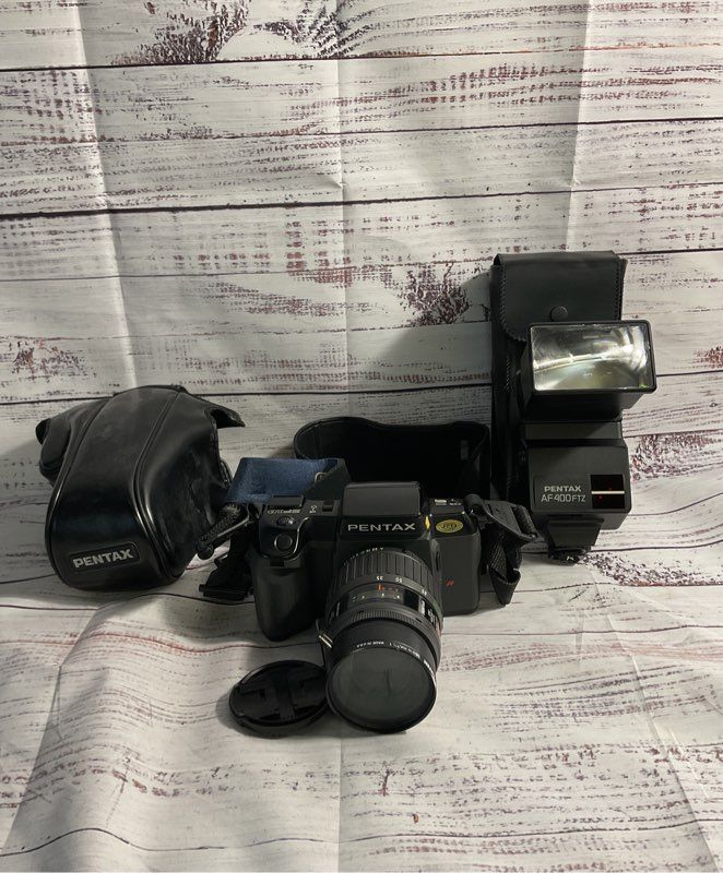 Pentax SF10 35mm Film Camera 35-135mm Lens & Pentax AF400FTZ Auto Flash