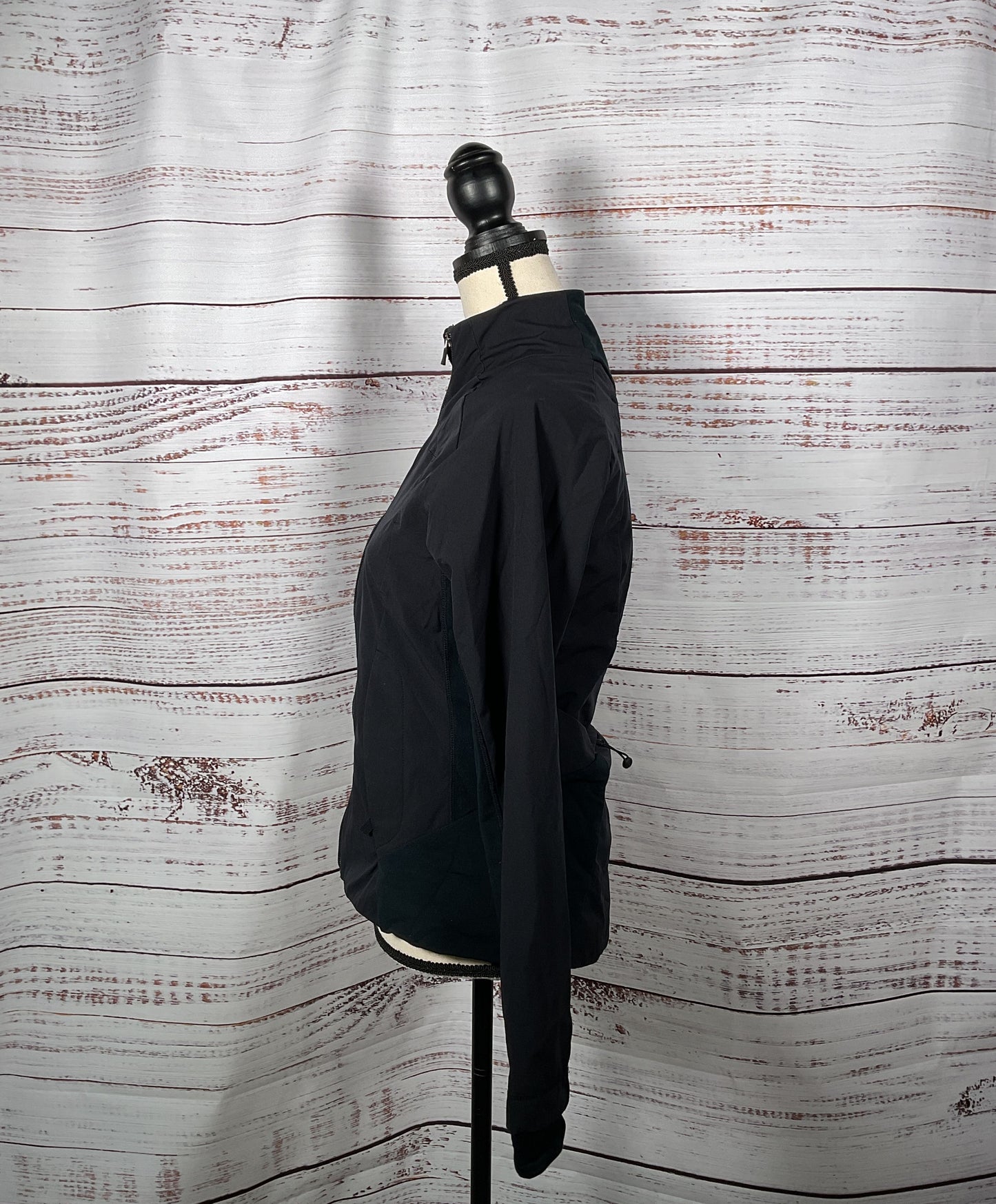 Lululemon Black Athletic Outdoor Fall/Winter Jacket - Size 6