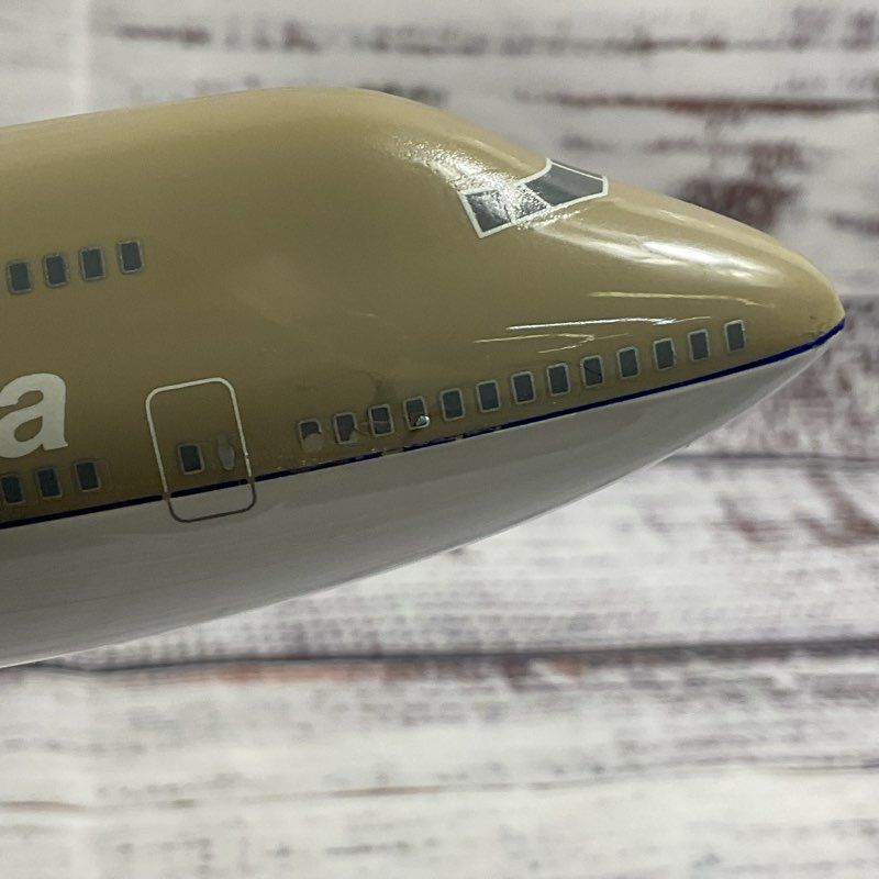 Asiana Airlines Boeing 747 400 1:200 Scale Model W/ Stand