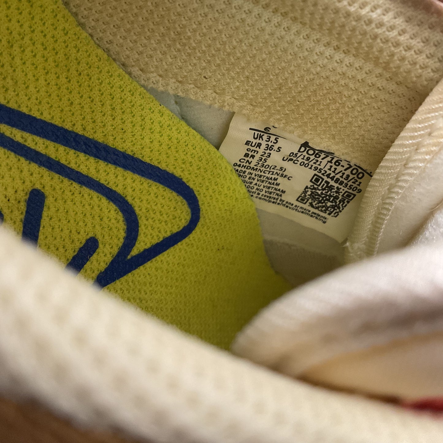 Nike Air Max Pre Day Wheat Yellow Strike DO6716-700 Sneaker Shoe Women Size 6