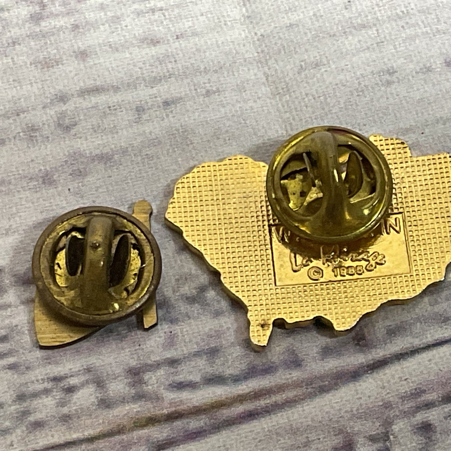 VINTAGE USA Lapel Pins- Set of 2