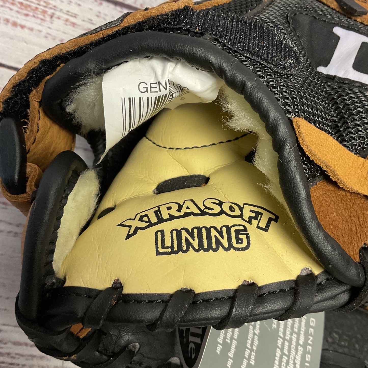 Louisville Slugger 12" Genesis Outfield/Pitcher Left Hand Baseball Glove New 2/2