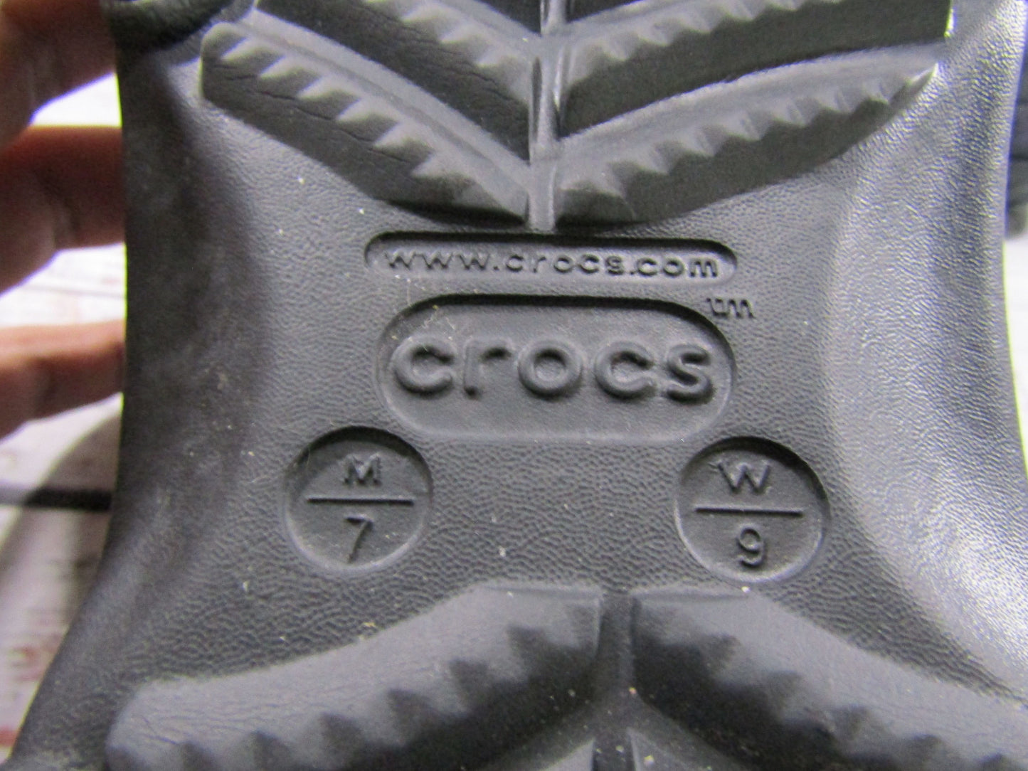 Crocs Haunted Mansion Wallpaper Black & Purple Slip-On Sandals Women's Size 9