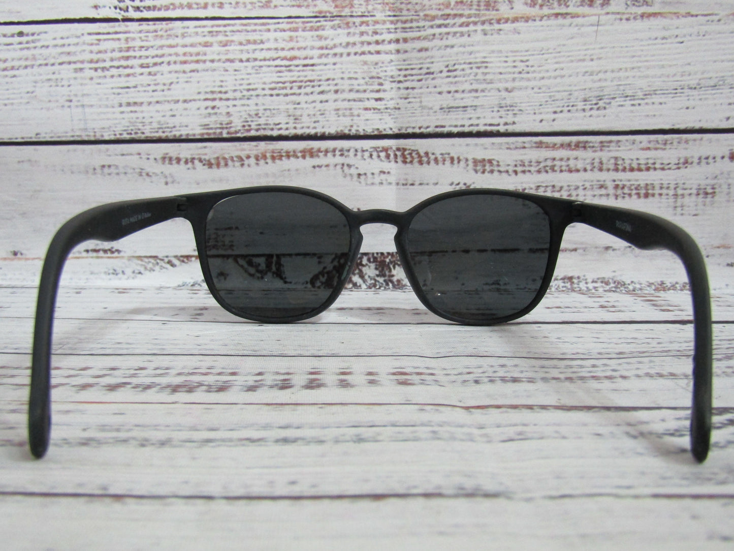 Parafina Ruta Black Rubber Square Sunglasses
