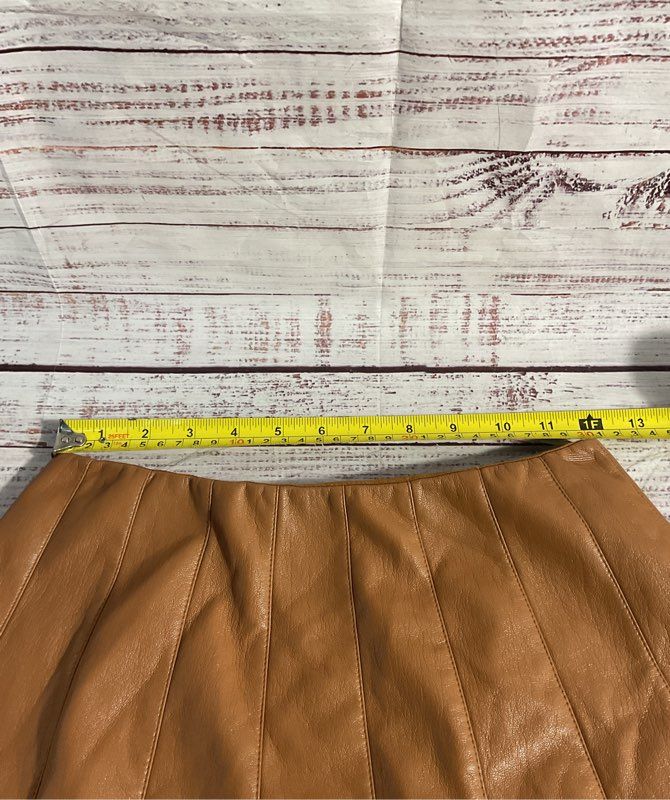 Alice + Olivia Carter Faux Leather Brown Pleated Mini Skirt Size 0 Women's