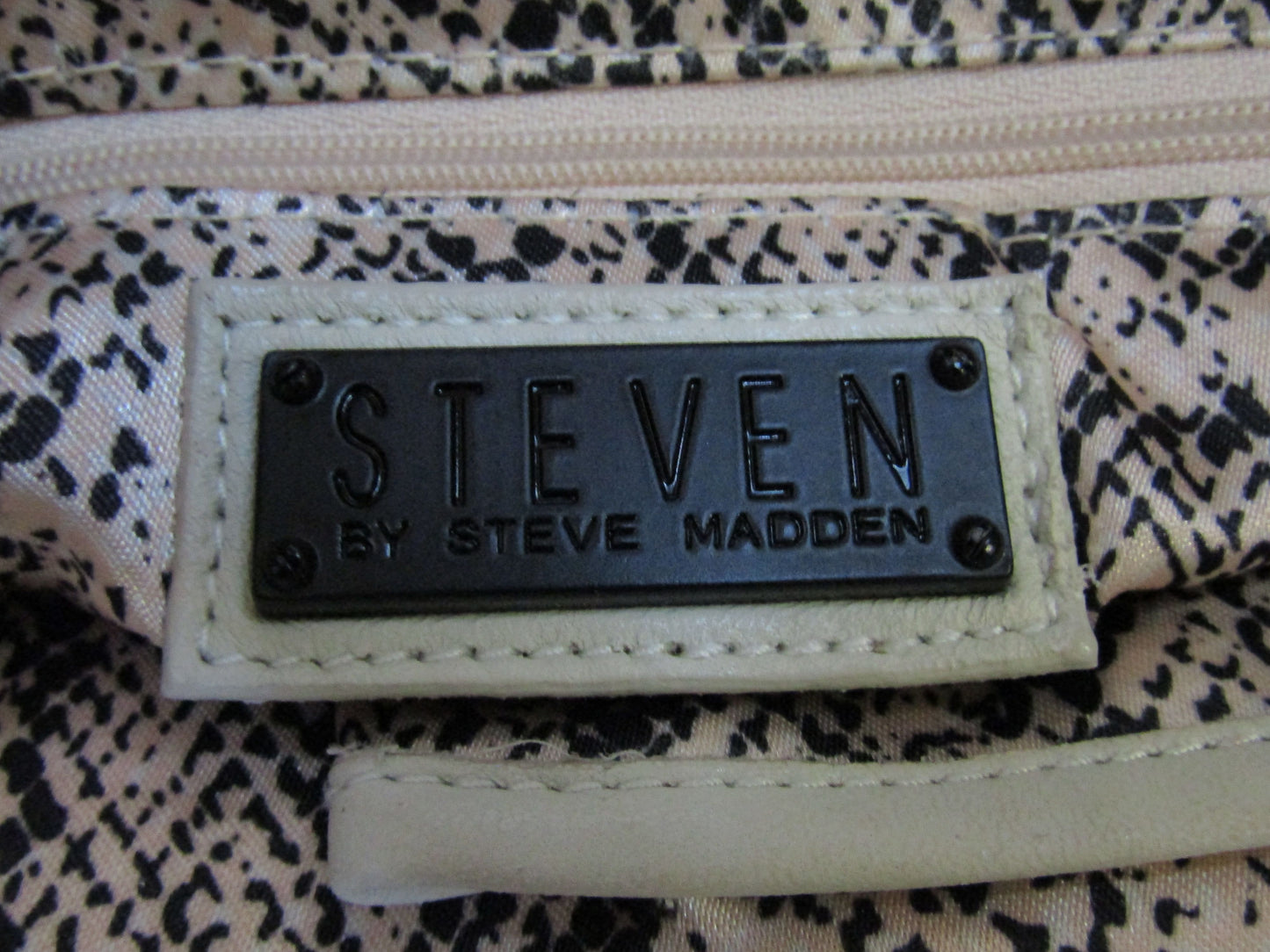 Steve Madden Women's Off White Leather Shoulder Bag