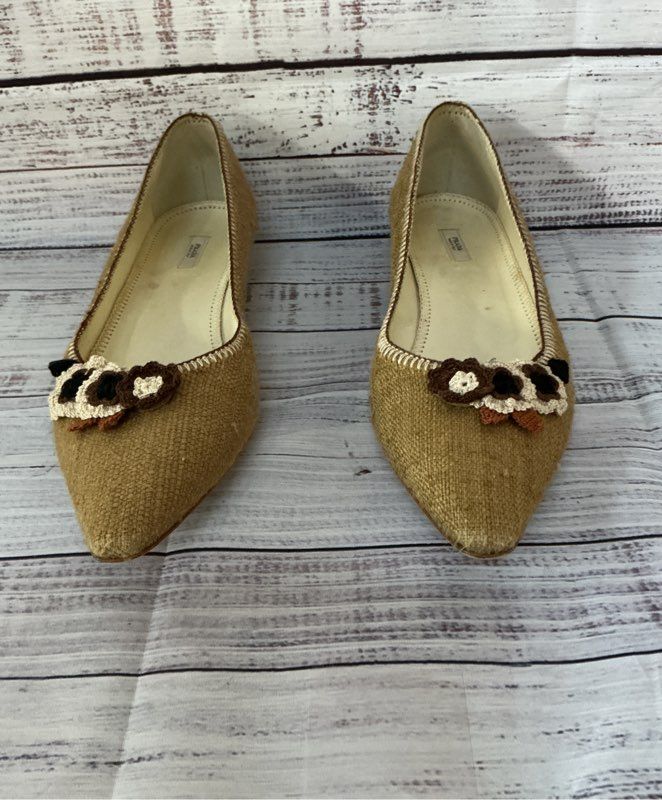 Women's Prada Beige Fabric Floral Design Flat Size 40/US 9