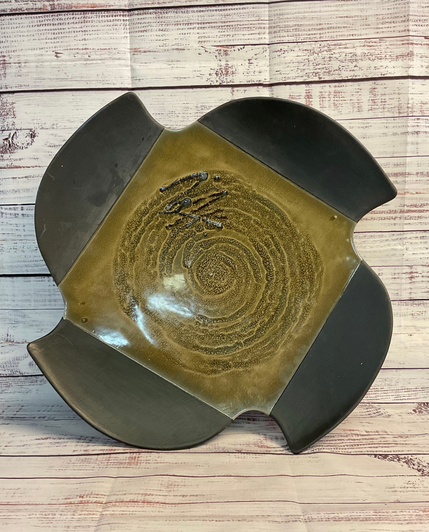 Gorgeous 1995 Black & Green Signed Whimsygothic Spiral Decorative Center Plate