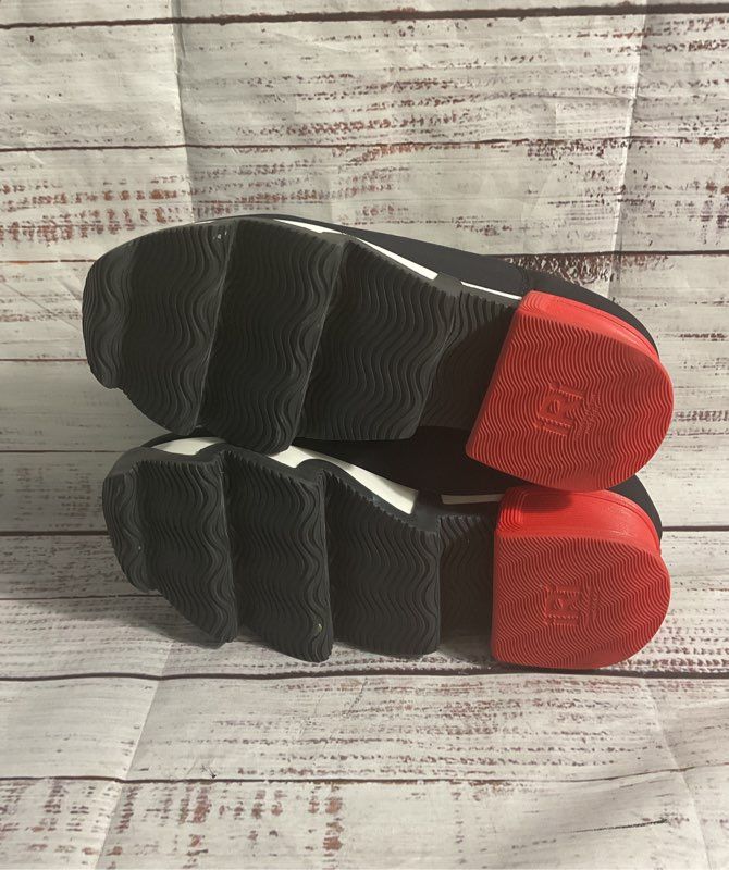 iRi NYC Women’s WES I Black Outline Low Top Sneakers Size 34.5 EU