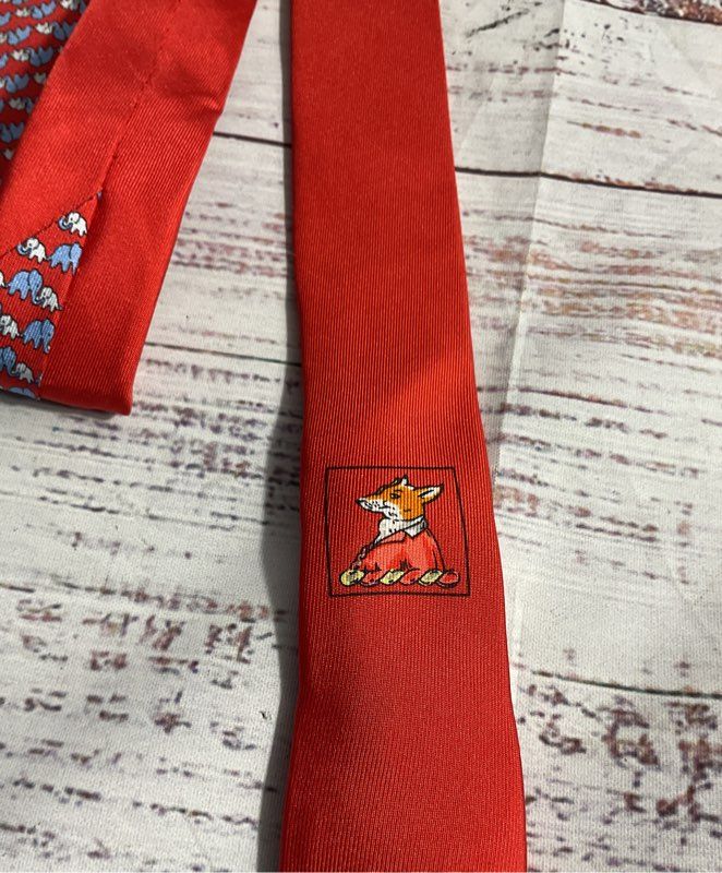 Thomas Pink Men's Red Elephant Pattern Tie Made In Italy 100% Silk