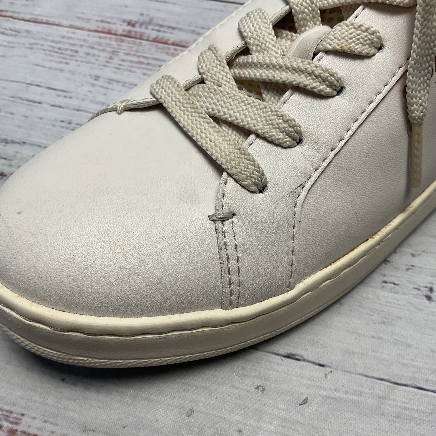 Coach Clip Low Top Beige Leather Athletic Shoe Women Size 7